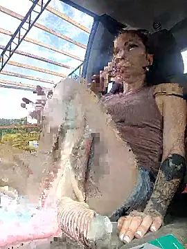 Snapshot of Genevieve143 chatting on September 24, 5:27 pm Genevieve143 online show from September 24, 5:27 pm