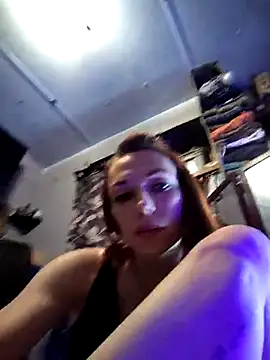 Snapshot of Genevieve143 chatting on November 9, 10:52 pm Genevieve143 online show from November 9, 10:52 pm