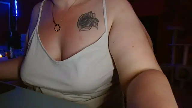 Snapshot of cruellaculdenfer67 chatting on March 4, 9:10 pm cruellaculdenfer67 online show from March 4, 9:10 pm
