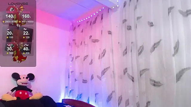 tania 060101 online show from March 21, 9:45 pm