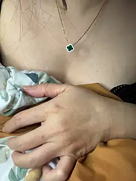 Snapshot of Julibeng chatting on January 21, 4:16 pm Julibeng online show from January 21, 4:16 pm