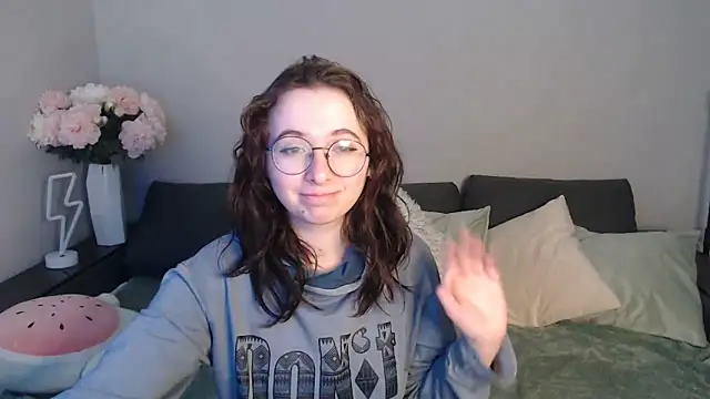 Mini Diva online show from February 9, 9:16 am