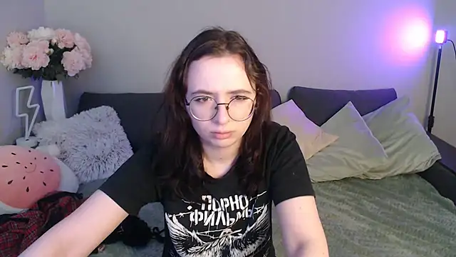 Mini Diva online show from February 26, 9:21 am