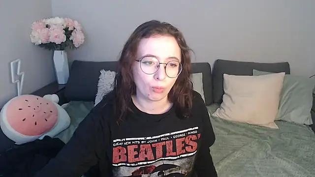 Mini Diva online show from March 22, 9:13 am