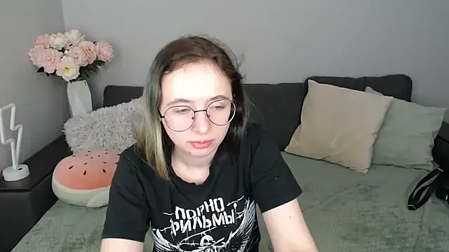 Mini Diva online show from September 26, 8:07 am