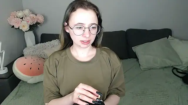 Mini Diva online show from September 30, 8:08 am