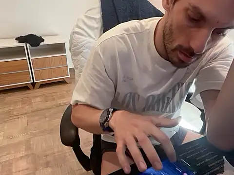 nicolaaaaas online show from October 13, 2:50 pm