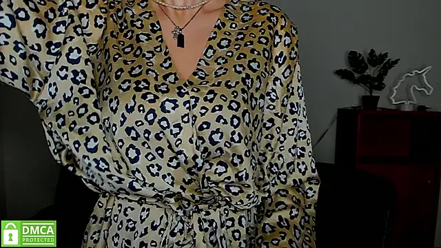 Snapshot of annakillianox chatting on November 9, 6:23 am annakillianox online show from November 9, 6:23 am