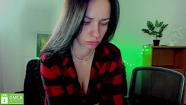 Snapshot of annakillianox chatting on November 12, 6:25 am annakillianox online show from November 12, 6:25 am