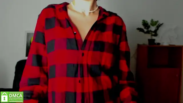 Snapshot of annakillianox chatting on December 2, 6:30 am annakillianox online show from December 2, 6:30 am