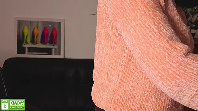 Snapshot of annakillianox chatting on December 20, 12:23 pm annakillianox online show from December 20, 12:23 pm