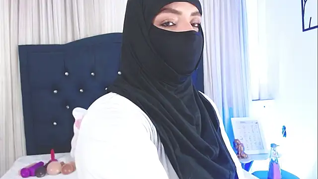 Uzra hayed online show from February 11, 7:38 pm