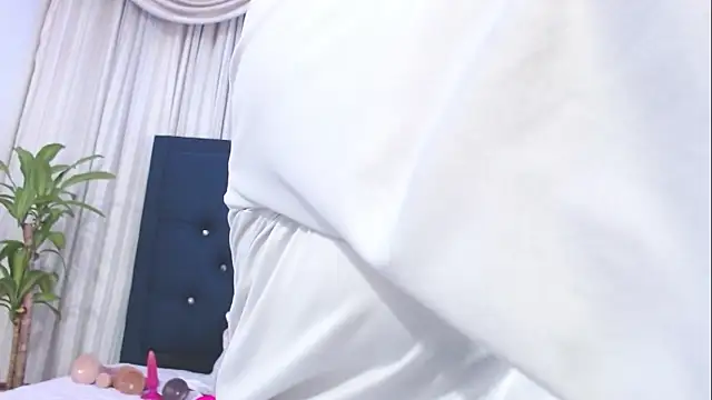 Uzra hayed online show from March 14, 7:23 pm