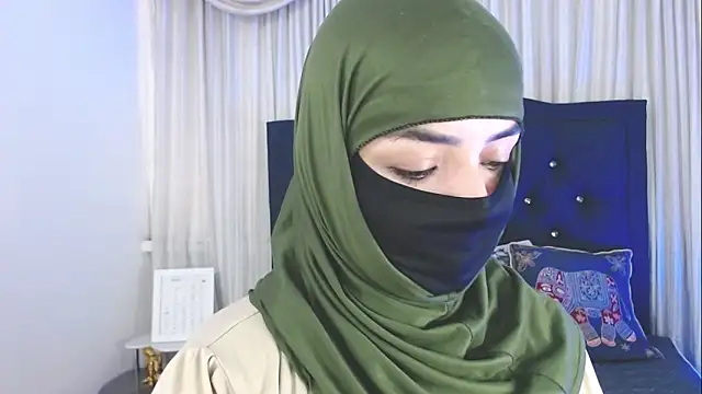 Uzra hayed online show from December 22, 8:50 pm