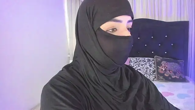 Uzra hayed online show from February 5, 5:39 pm