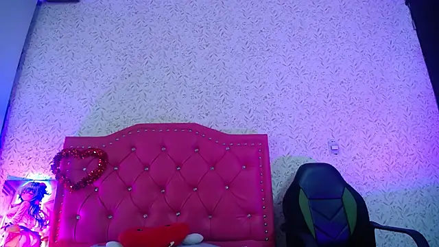 luly pink online show from September 20, 2:34 am