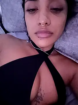 Snapshot of VictoireFeller chatting on October 8, 3:15 am VictoireFeller online show from October 8, 3:15 am