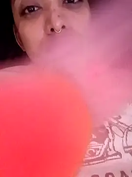 Snapshot of VictoireFeller chatting on October 24, 4:09 am VictoireFeller online show from October 24, 4:09 am