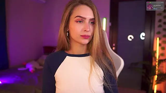 Snapshot of Kamila_icee chatting on September 26, 6:56 pm Kamila icee online show from September 26, 6:56 pm