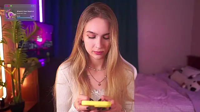 Snapshot of Kamila_icee chatting on October 10, 7:57 pm Kamila icee online show from October 10, 7:57 pm