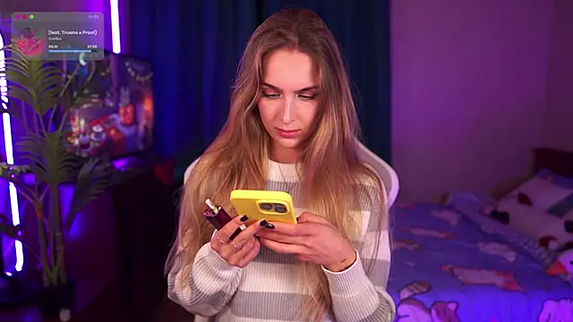 Snapshot of Kamila_icee chatting on October 16, 6:31 pm Kamila icee online show from October 16, 6:31 pm