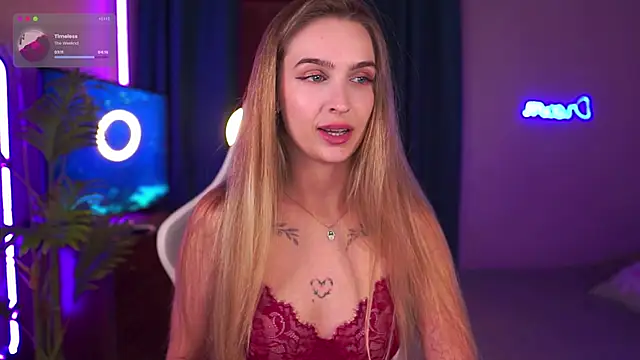 Snapshot of Kamila_icee chatting on October 23, 7:01 pm Kamila icee online show from October 23, 7:01 pm