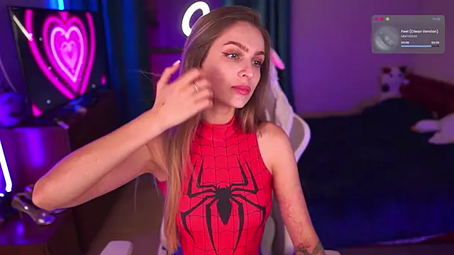 Snapshot of Kamila_icee chatting on November 16, 8:25 pm Kamila icee online show from November 16, 8:25 pm