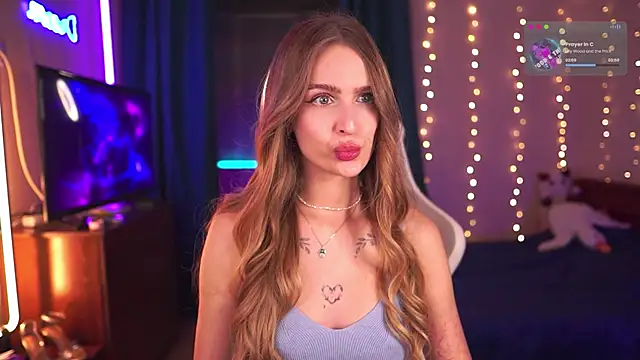 Snapshot of Kamila_icee chatting on November 22, 9:36 pm Kamila icee online show from November 22, 9:36 pm