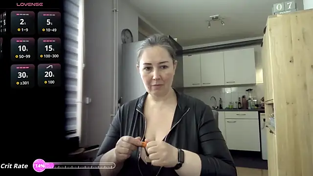 Snapshot of MilfGina chatting on October 7, 7:49 am MilfGina online show from October 7, 7:49 am