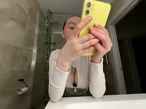 Snapshot of winter__sun chatting on March 7, 3:09 pm winter sun online show from March 7, 3:09 pm