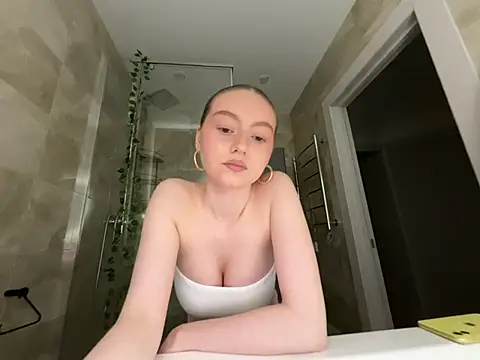 Snapshot of winter__sun chatting on March 8, 3:49 pm winter sun online show from March 8, 3:49 pm