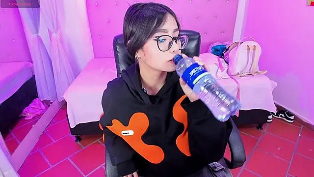 Ashlyeegray online show from May 31, 5:48 am