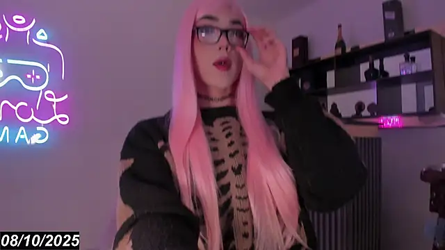 Bonnie Luxury online show from October 8, 5:27 am