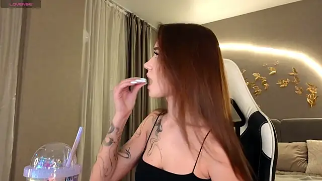 Snapshot of BBabyShark chatting on October 31, 9:54 am BBabyShark online show from October 31, 9:54 am