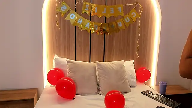 zoe danae  online show from November 10, 12:37 pm