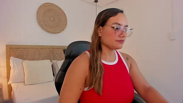 zoe danae  online show from July 31, 1:10 pm
