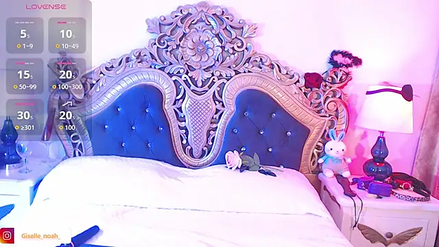 Giselle Noah online show from September 18, 8:55 pm