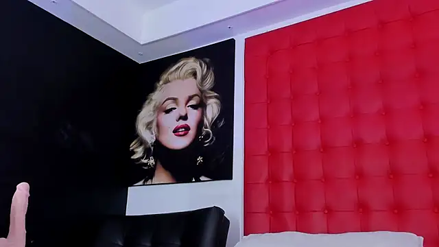 Snapshot of Daliana_Beck chatting on April 29, 2:10 pm Daliana Beck online show from April 29, 2:10 pm