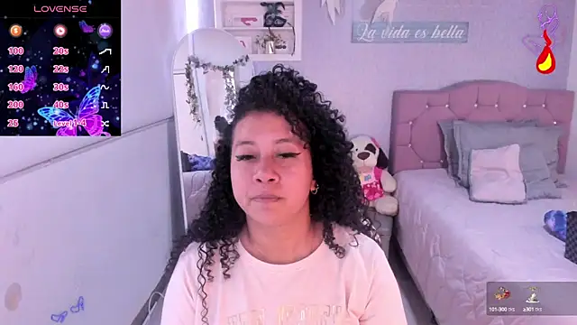 Snapshot of Kenia_tompson01 chatting on December 5, 6:11 pm Kenia tompson01 online show from December 5, 6:11 pm