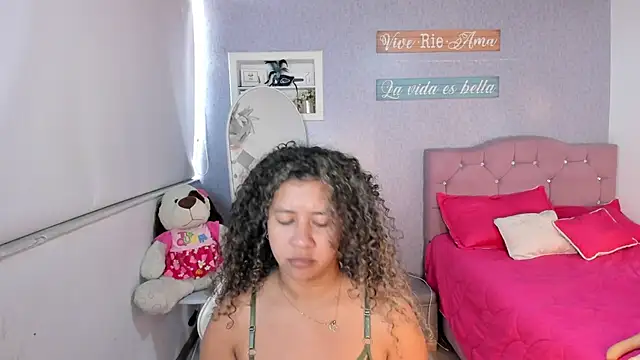 Snapshot of Kenia_tompson01 chatting on January 17, 5:30 pm Kenia tompson01 online show from January 17, 5:30 pm