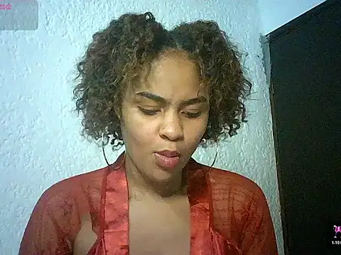Snapshot of Bellabeltrann chatting on April 20, 1:25 pm Bellabeltrann online show from April 20, 1:25 pm