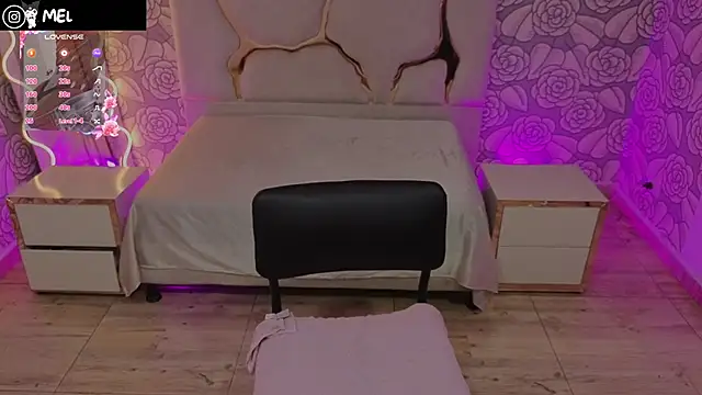 Snapshot of Mellani_tay chatting on October 2, 3:24 am Mellani tay online show from October 2, 3:24 am