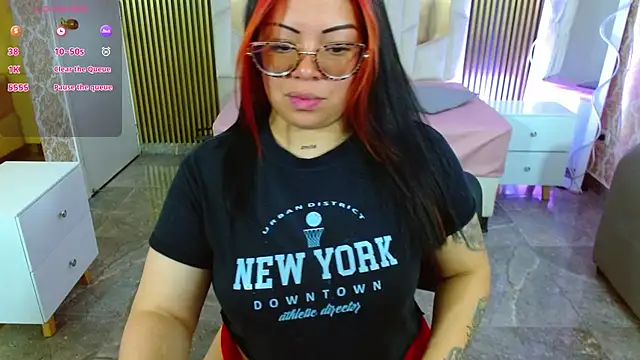 martinna tay online show from November 8, 3:29 am