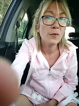 Timide girl2 online show from March 8, 10:00 am