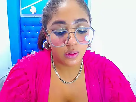 Snapshot of Mady_Kolemam chatting on January 13, 4:41 pm Mady Kolemam online show from January 13, 4:41 pm