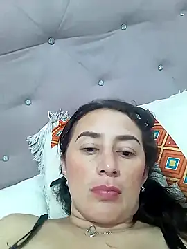 Snapshot of anita15love chatting on November 1, 1:51 am anita15love online show from November 1, 1:51 am