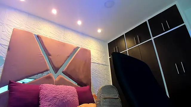 Charlotte Ice1 online show from January 13, 5:55 pm