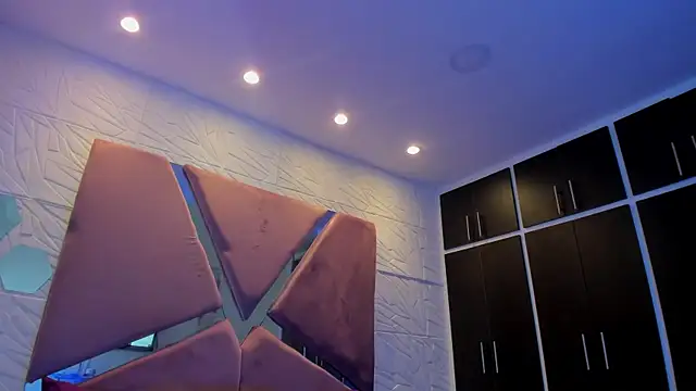 Charlotte Ice1 online show from February 25, 7:36 pm