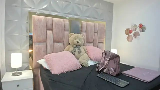 Charlotte Ice1 online show from March 16, 3:49 pm