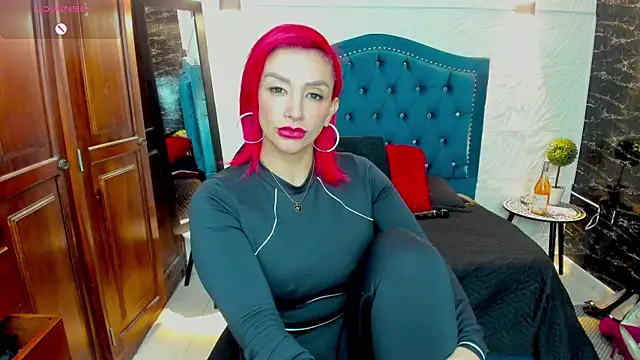 RedQueenMilf online show from October 17, 11:18 pm